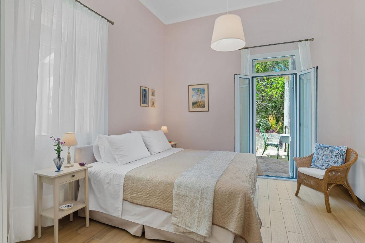 Villa Remedio Neon Khorion  エクステリア 写真